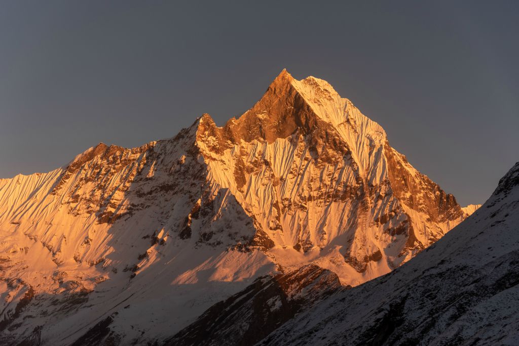 Les couleurs chaudes sont  vers l'est ! Le Machhapuchhare, pour nous la plus belle des montagnes du trek